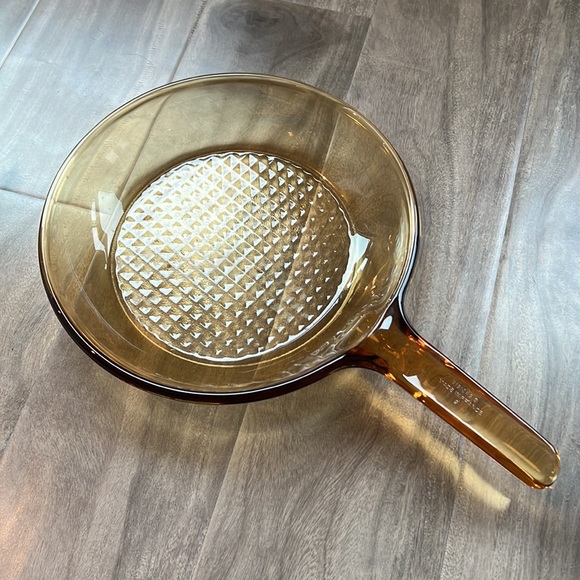 Vintage Other - ❄️2/$50❄️ VINTAGE Pyrex Corning Visions 9” amber glass frying pan